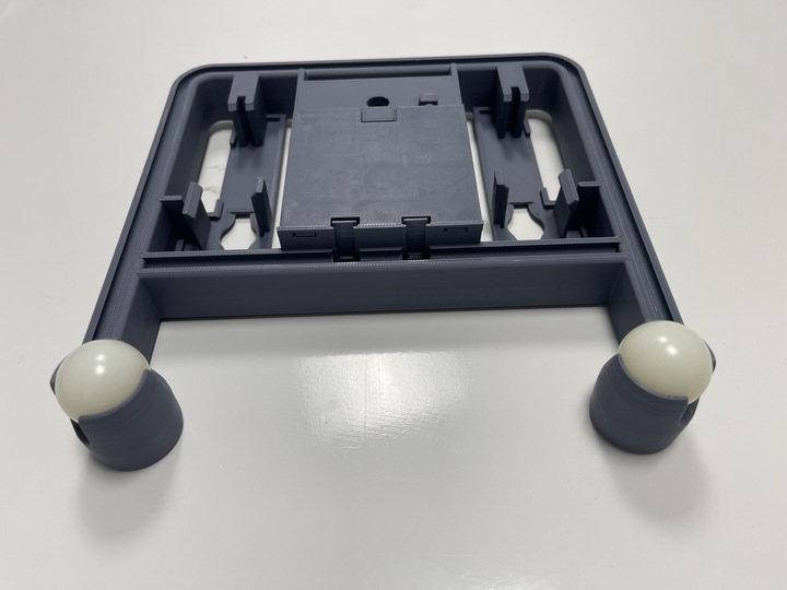 Nylon casters inserted into the chassis